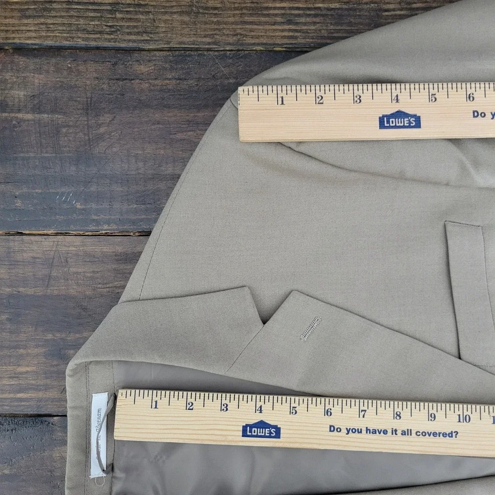 Andrew Fezza‎ Men's Sport Coat Blazer Two Button Beige Polyester Blend Size 44L